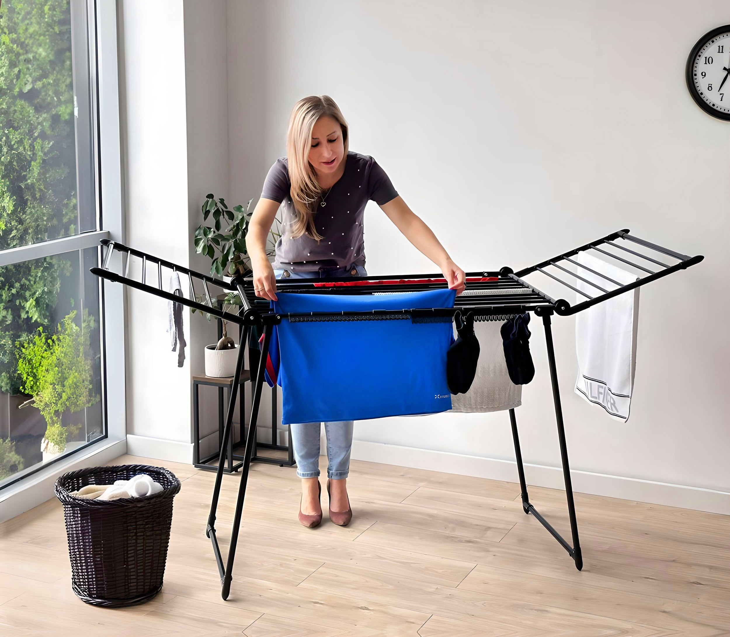 Stojací sušák na prádlo ADELINE černý