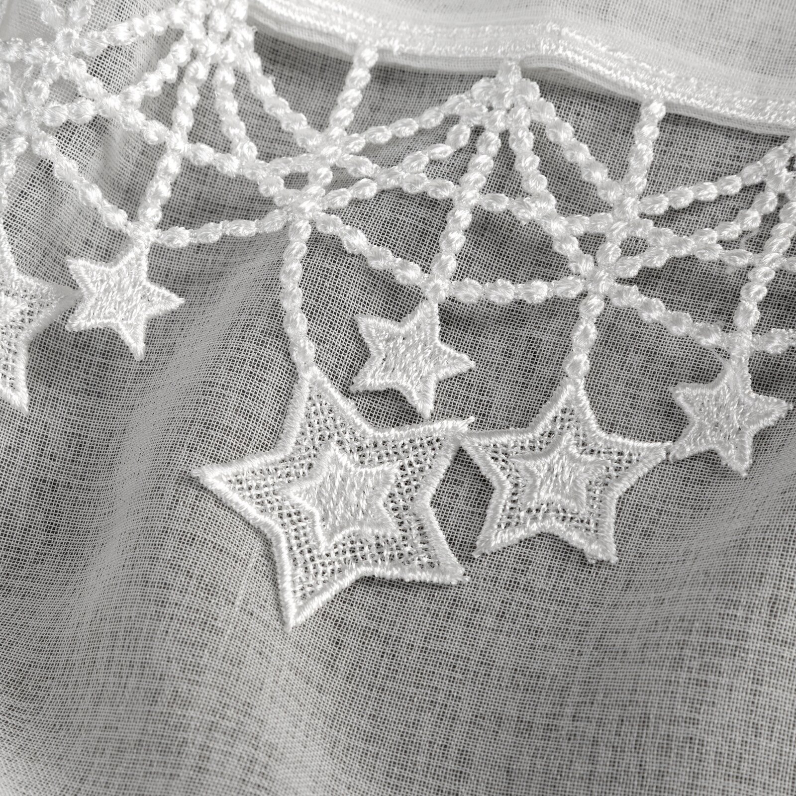 Hotová záclona XMAS bílá - na průchodkách