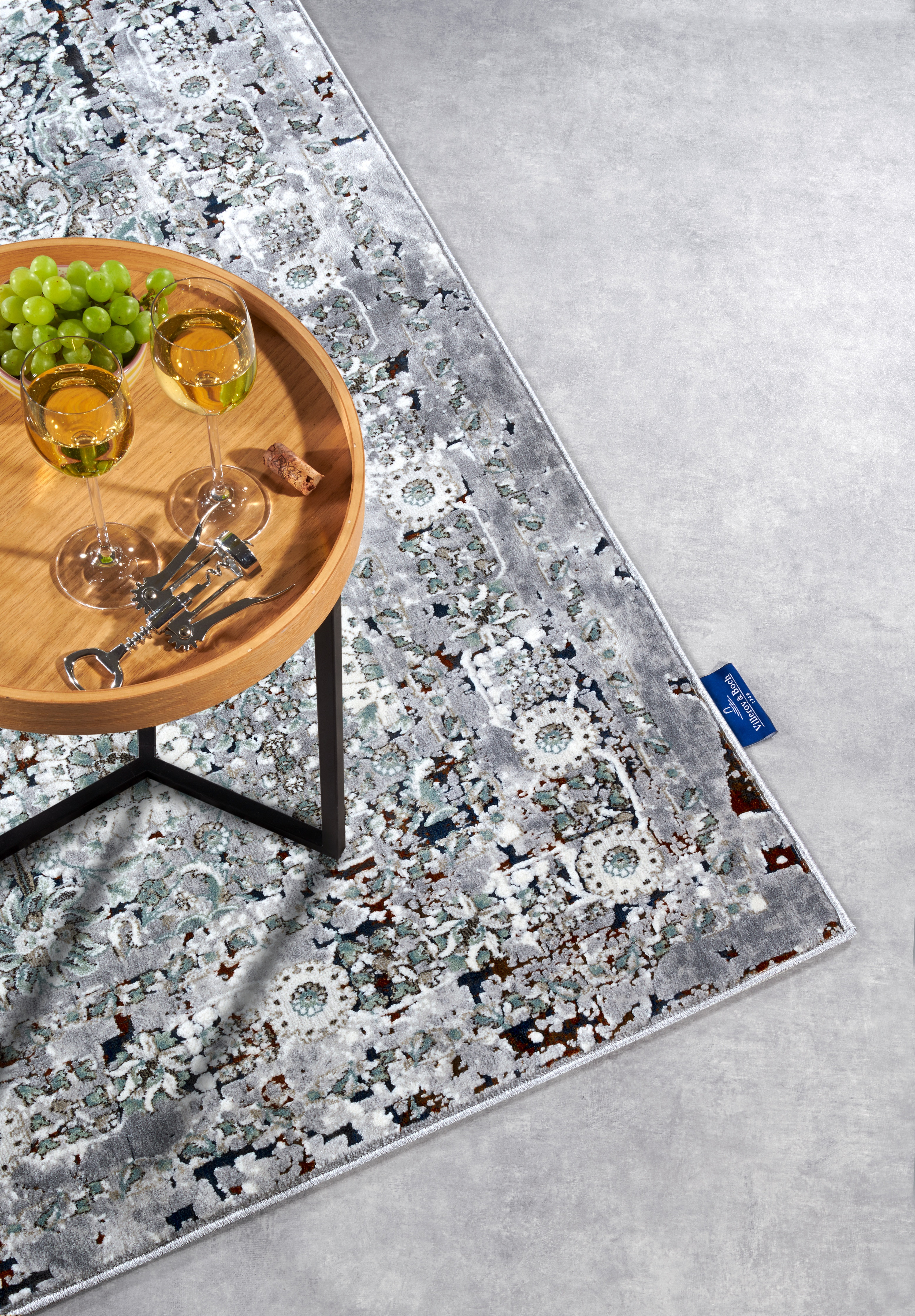 Koberec Villeroy & Boch Kollektion 1809 Helen světle šedý / vícebarevný