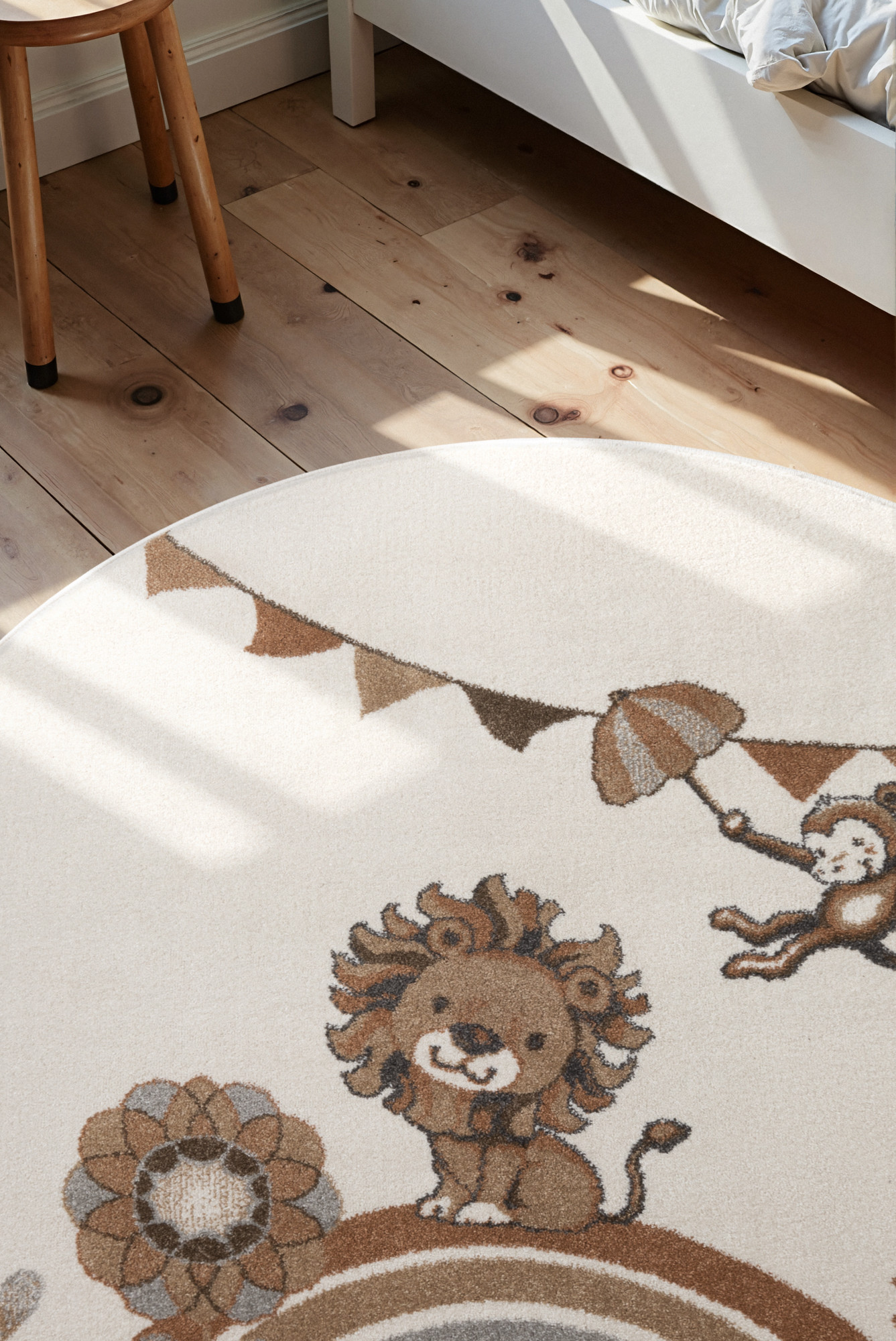 Koberec Villeroy & Boch BOHO KIDS Roar like a Lion krémový kruh
