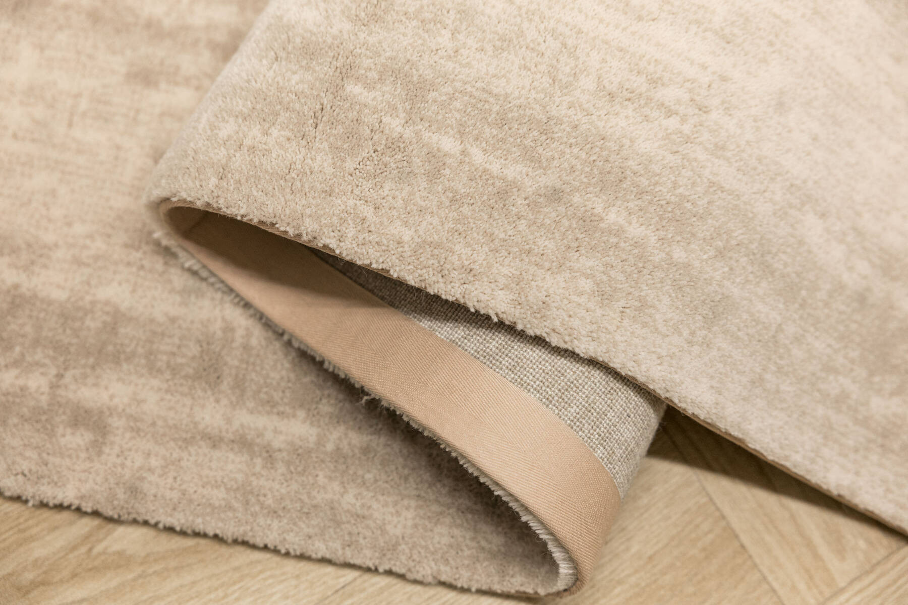 Koberec Agnella Agnus Edgar pískový / béžový