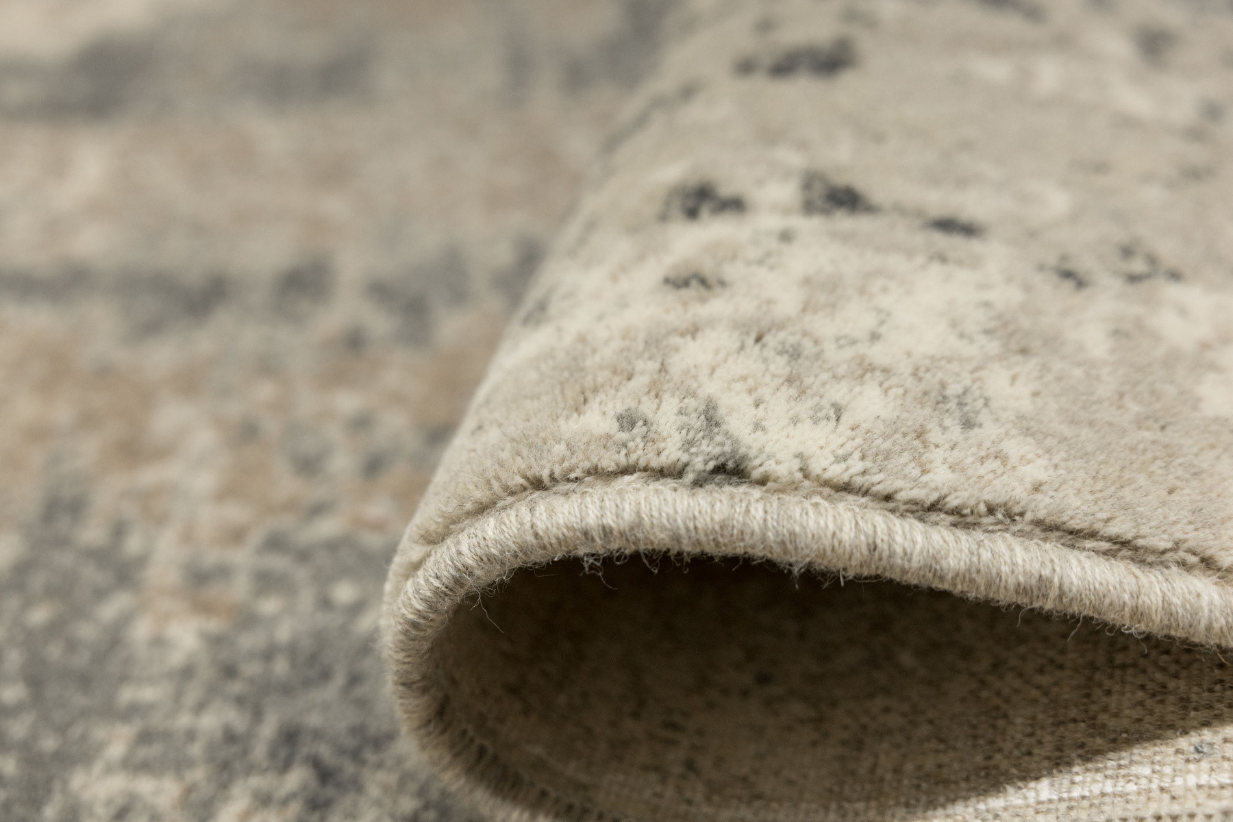 Koberec Agnella Isfahan Leno beton, šedý