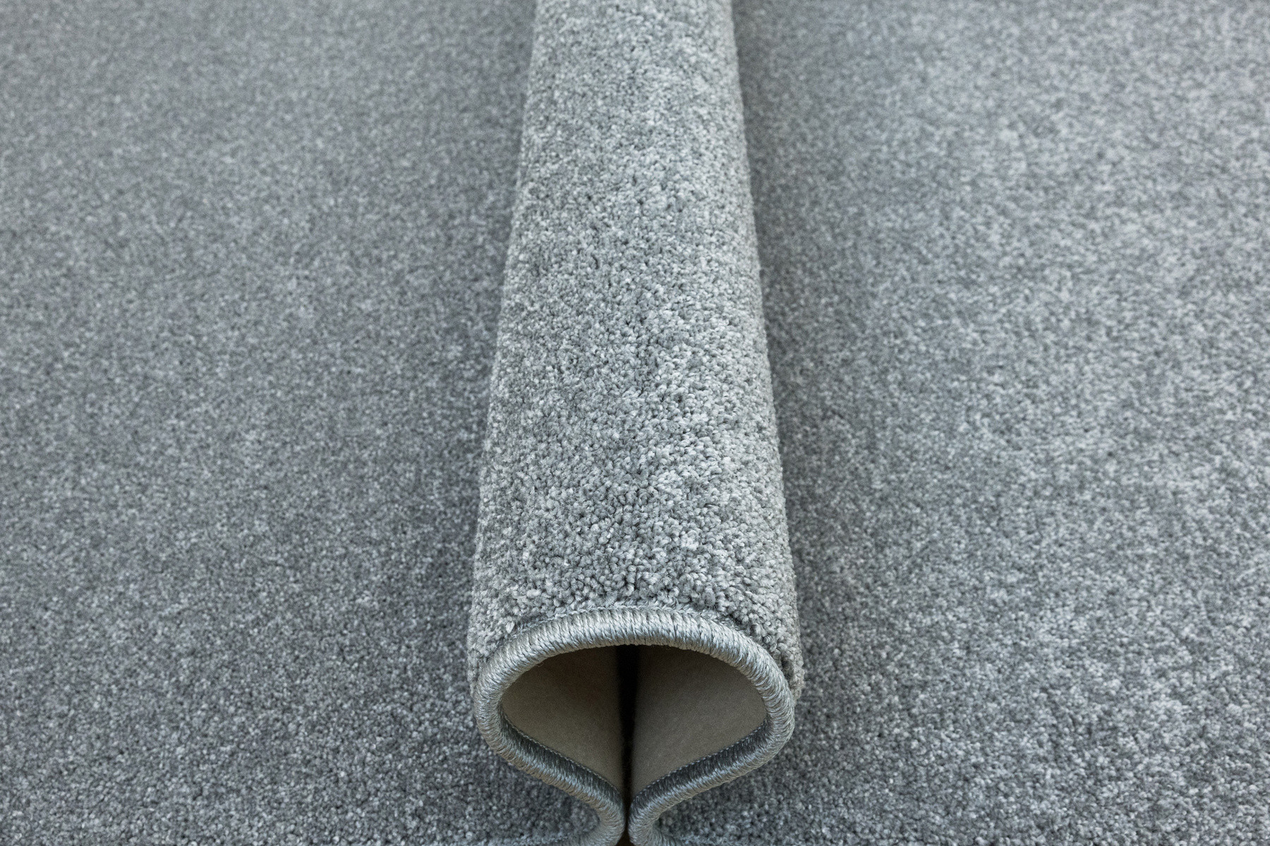 Metrážový koberec BRIGHTON 275 šedý