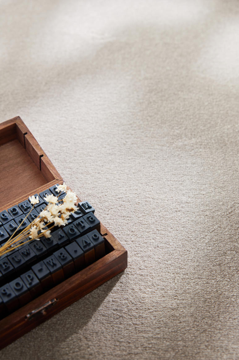 Metrážový koberec Fame Flooring Lusso 521120 Luna