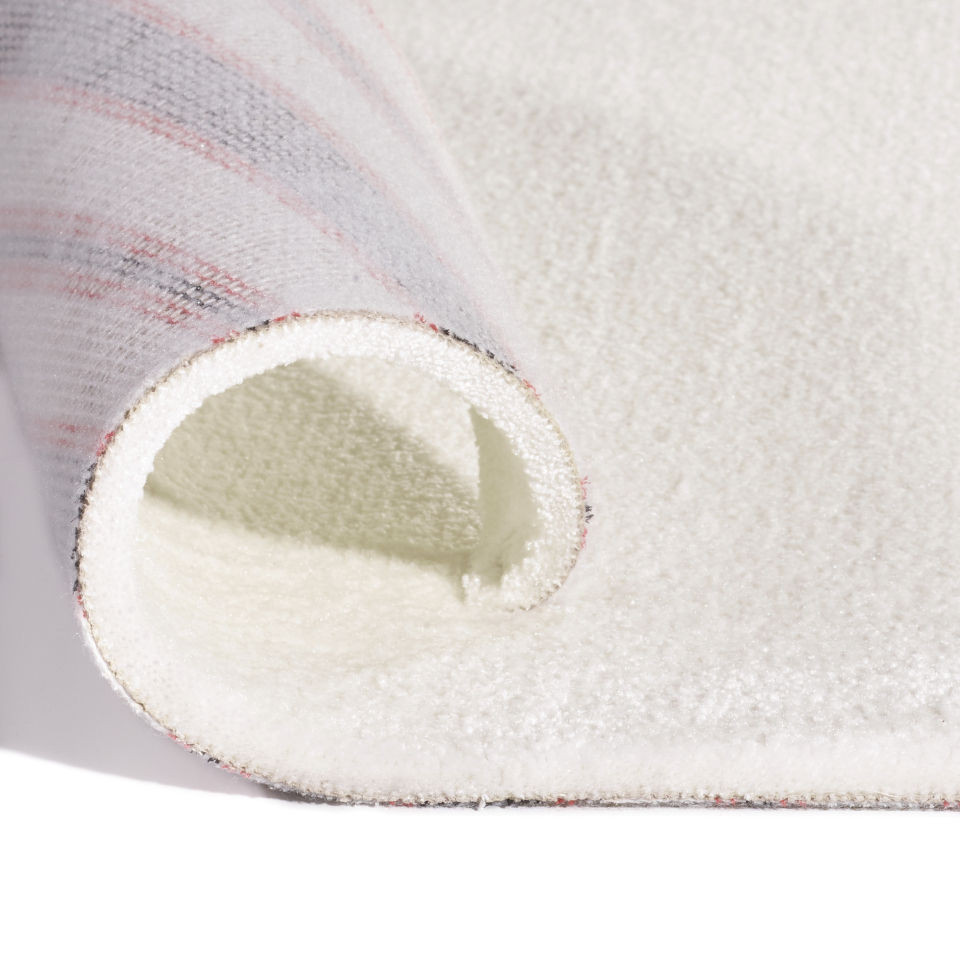 Metrážový koberec SEDUCTION bílý