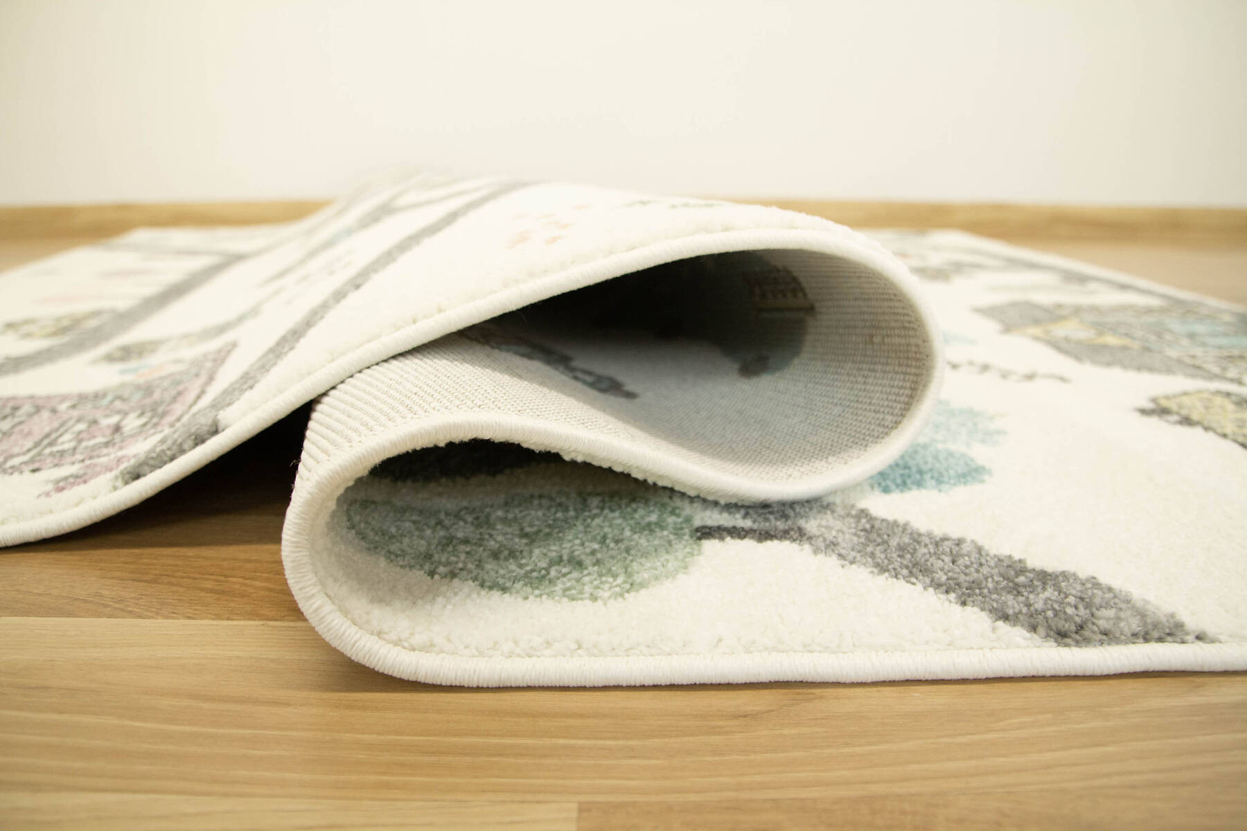 Metrážový koberec Lima 9376A uličky, krémový / světle šedý