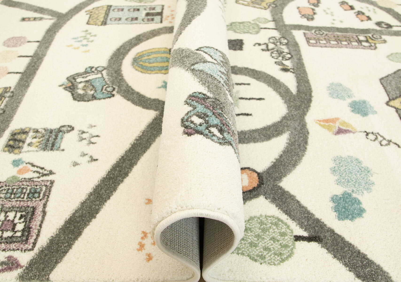 Metrážový koberec Lima 9376A uličky, krémový / světle šedý