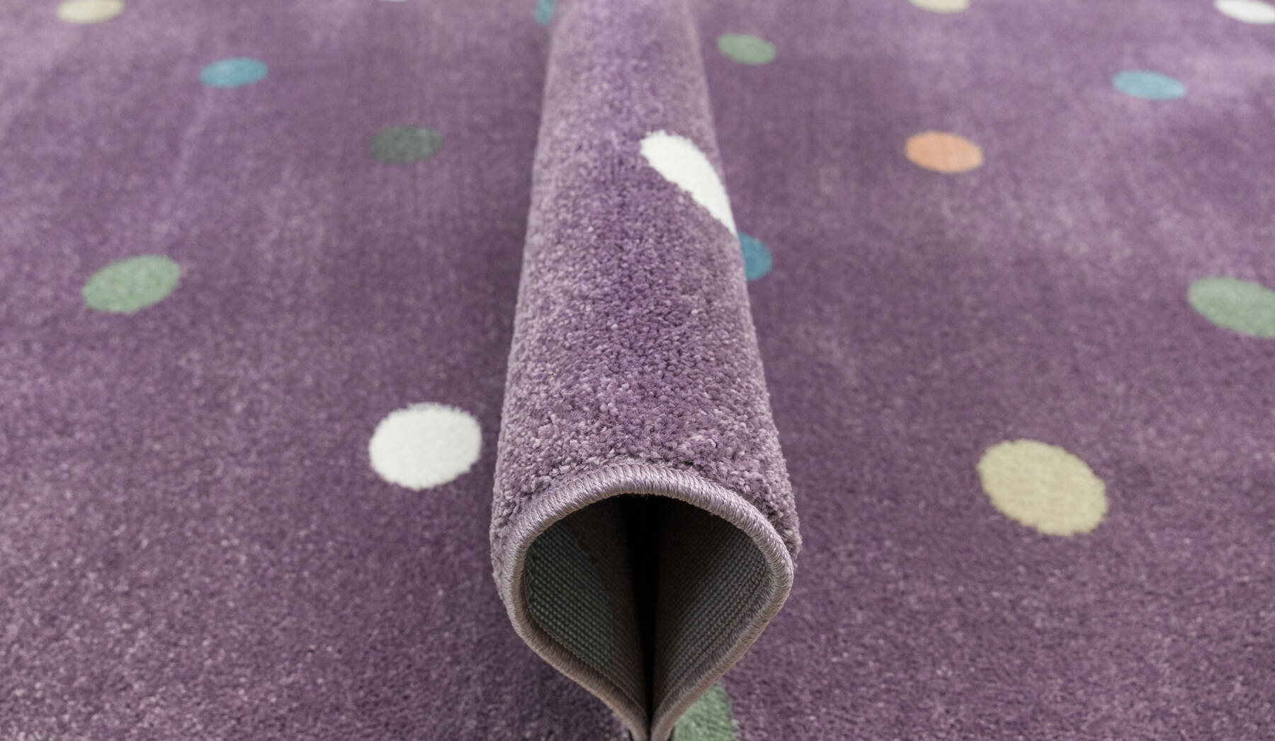 Metrážový koberec Lima C275A fialový / růžový