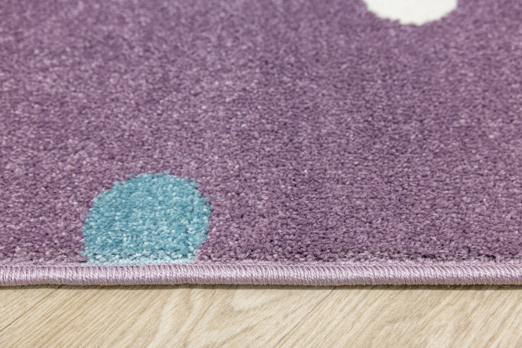 Metrážový koberec Lima C275A fialový / růžový