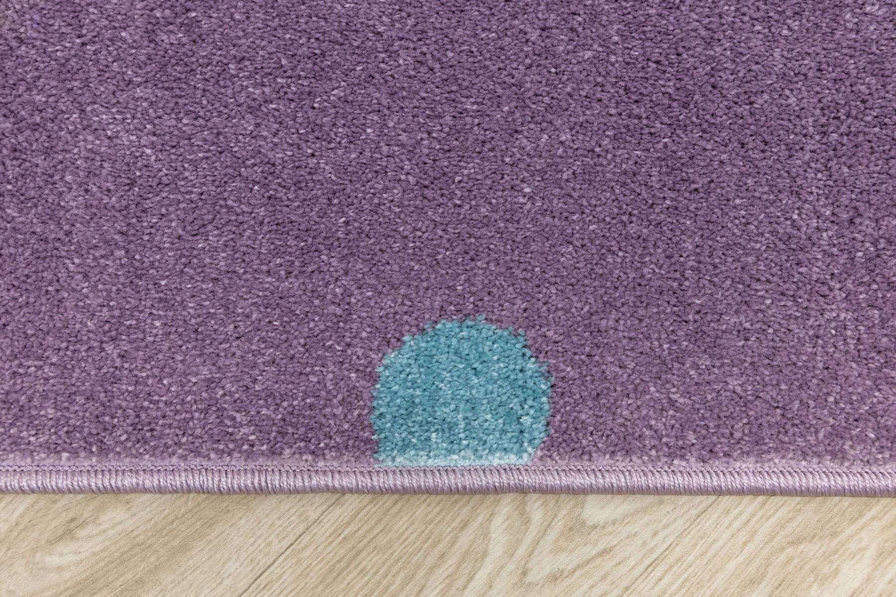 Metrážový koberec Lima C275A fialový / růžový