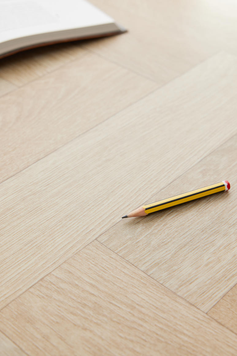 PVC podlaha Tarkett Iconik 240 5828222 Ancares Herringbone Limed