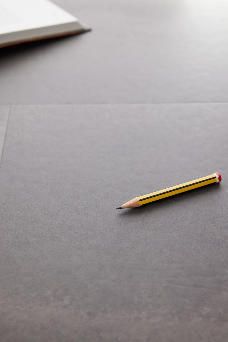 PVC podlaha Tarkett Iconik 450 5261094 Kaolin Dark Grege