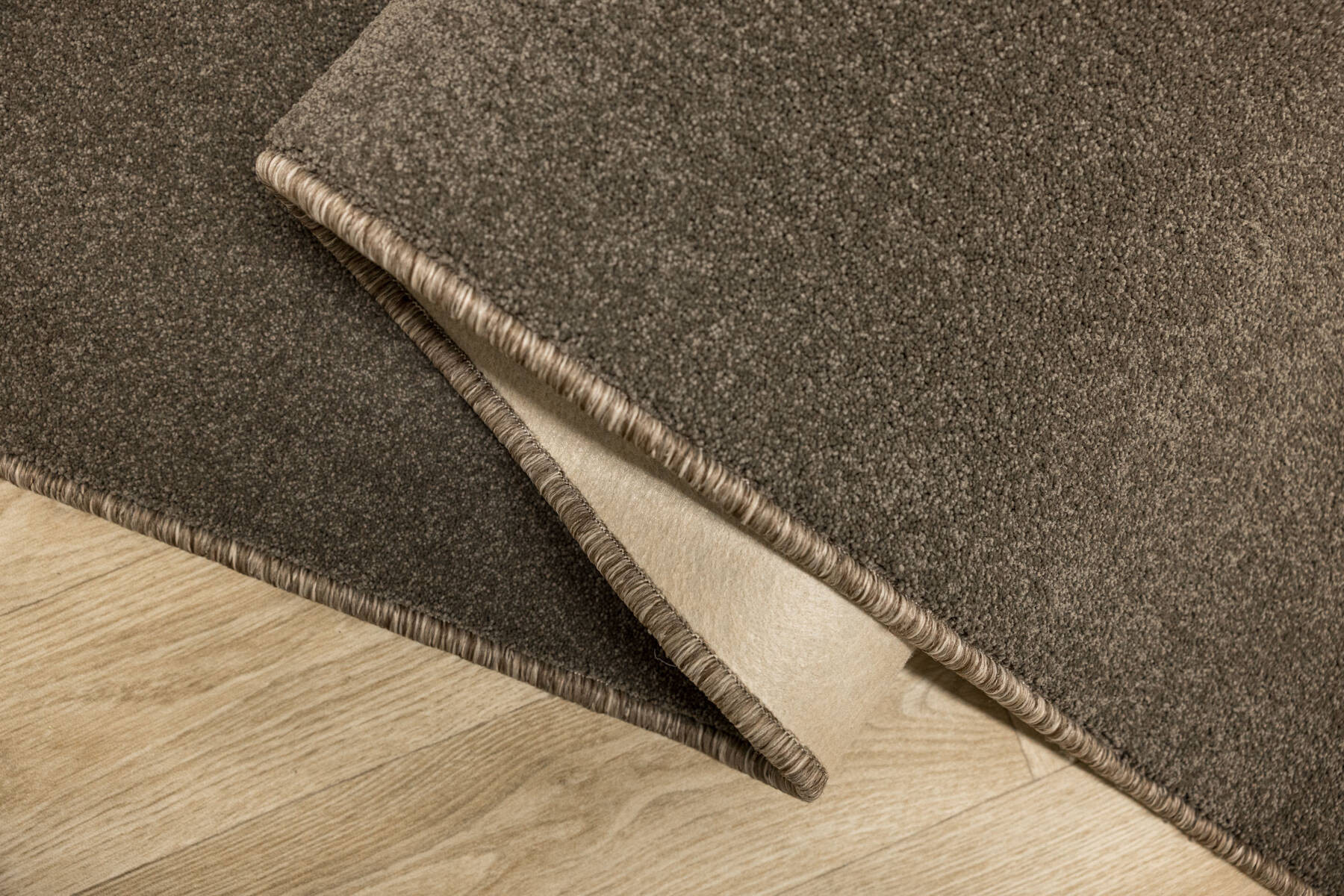 Metrážový koberec Radisson 92 hnědý