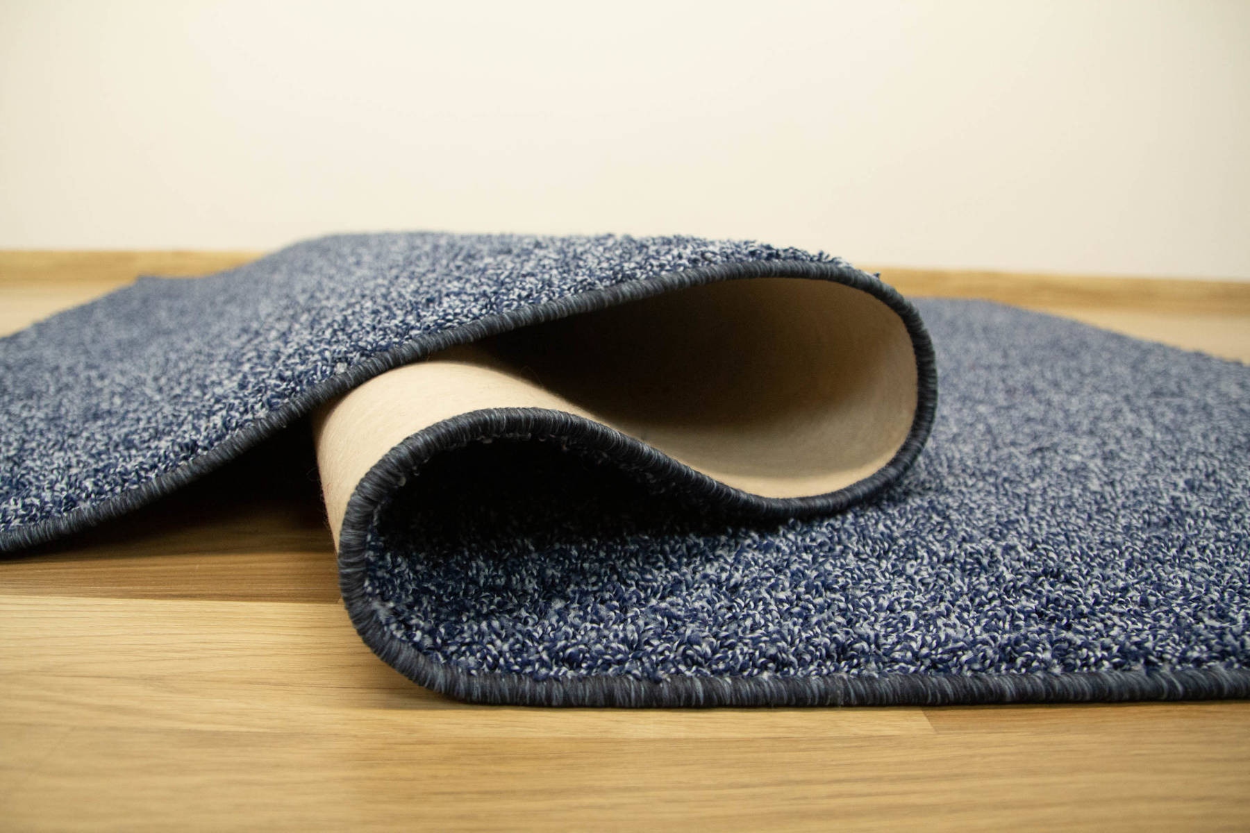 Metrážový koberec Sphinx-special 82 modrý