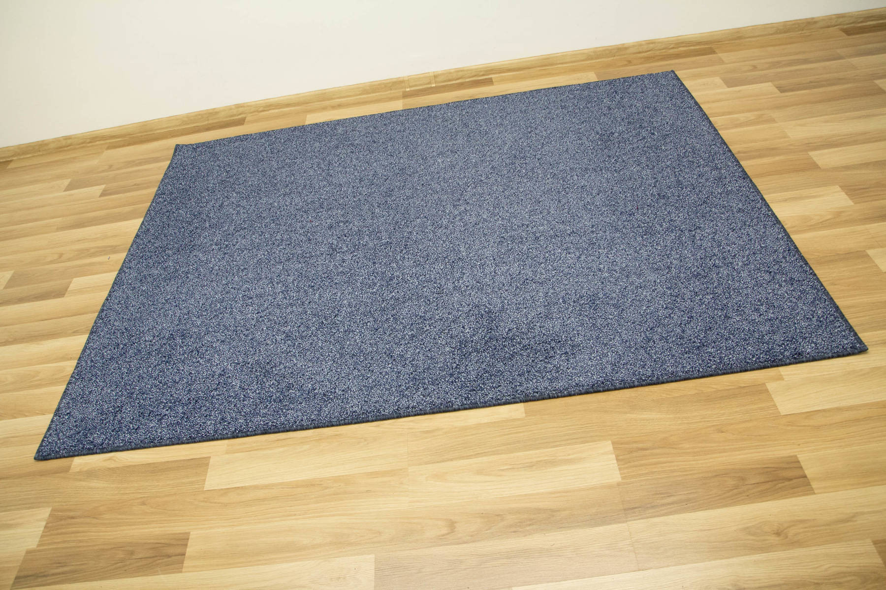 Metrážový koberec Sphinx-special 82 modrý