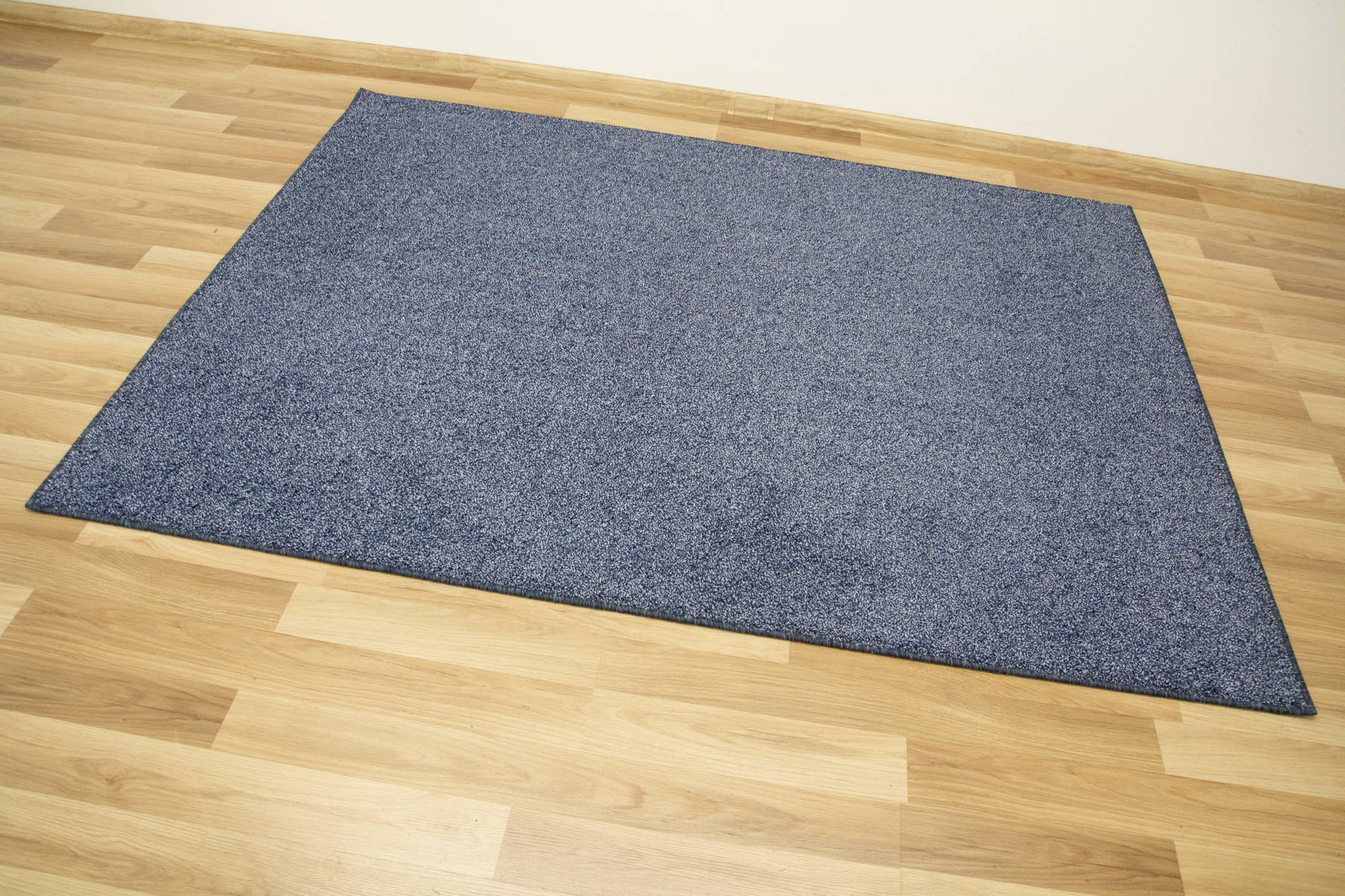 Metrážový koberec Sphinx-special 82 modrý