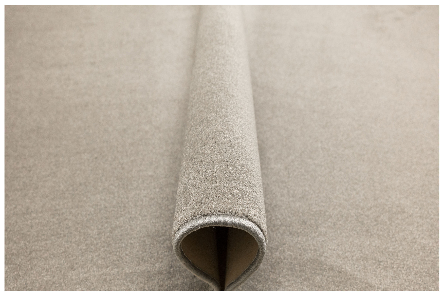 Metrážový koberec Veyron 176 šedý