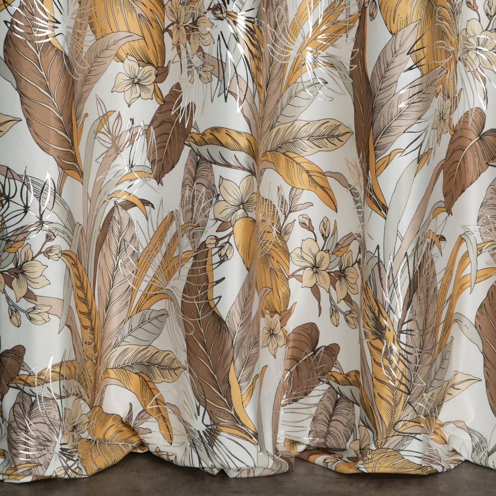 Hotový závěs ADEL bílo-stříbrný - na průchodkách