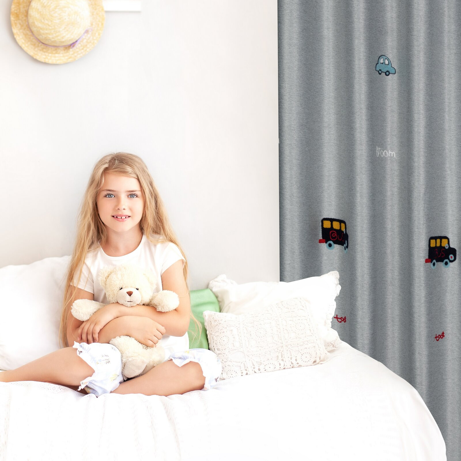 Hotový závěs ALVIN stříbrný - na průchodkách