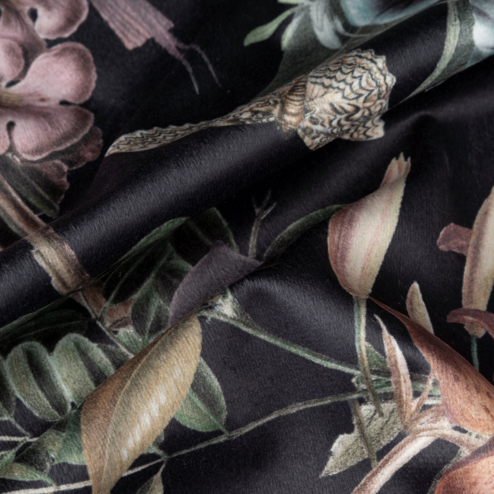 Hotový závěs BECKY černý - na průchodkách