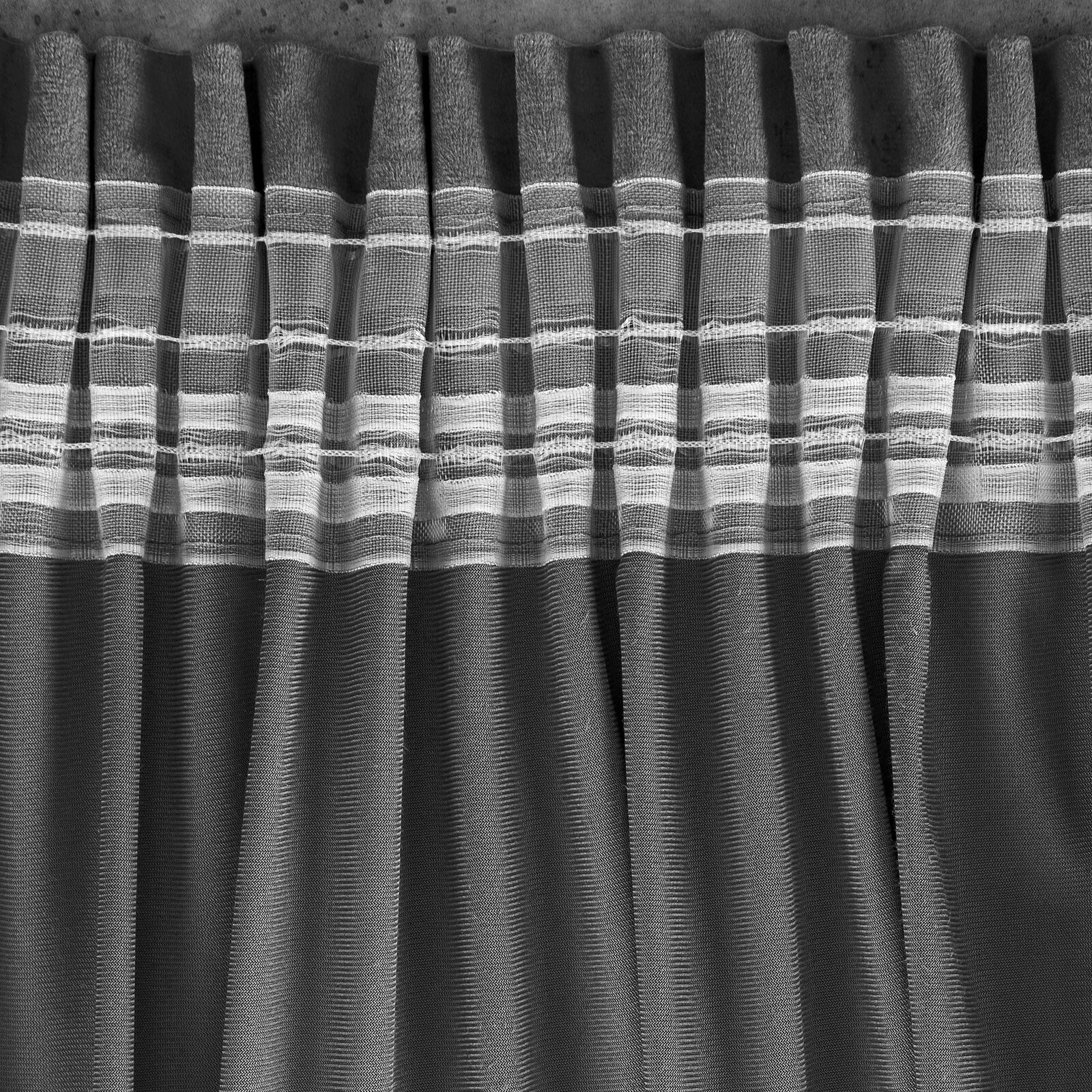 Hotový závěs D91 ROSA černý - na pásce