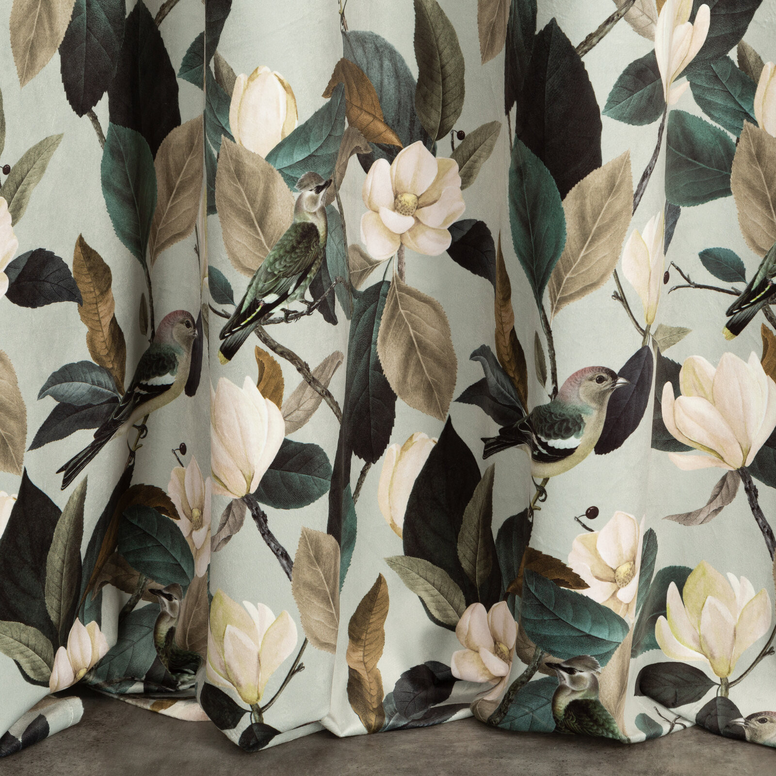 Hotový závěs ELENI olivový - na průchodkách