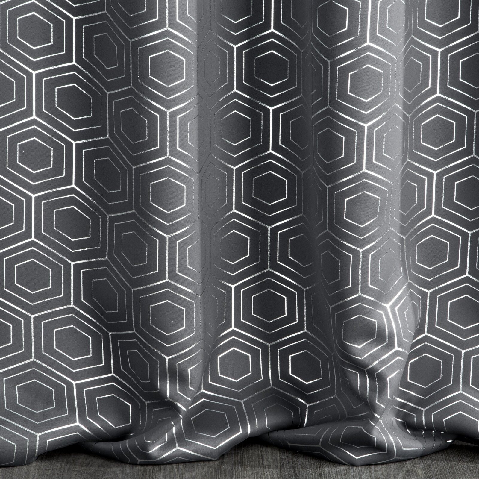 Hotový závěs KAJA grafitový - na průchodkách