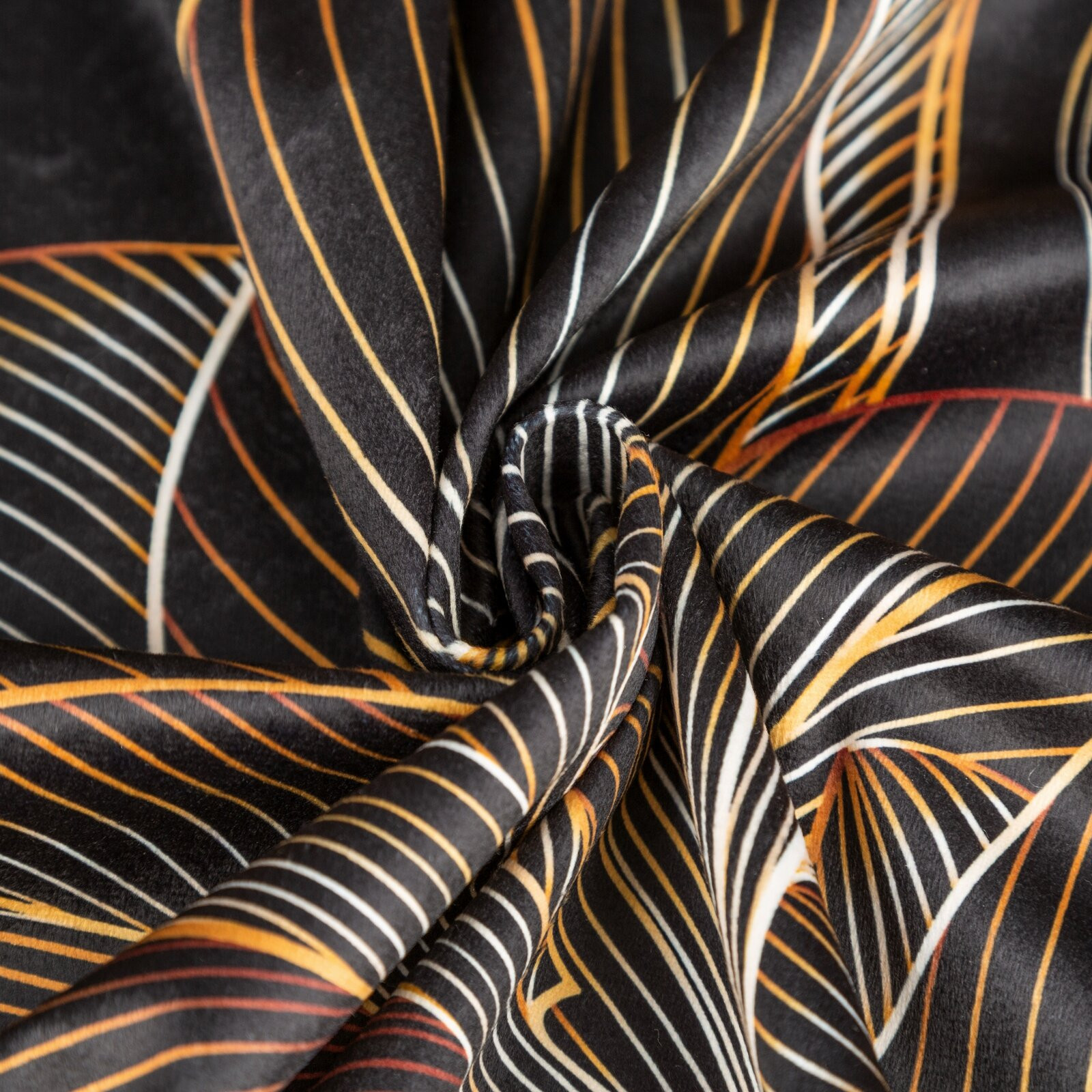 Hotový závěs LARISA černý - na pásce