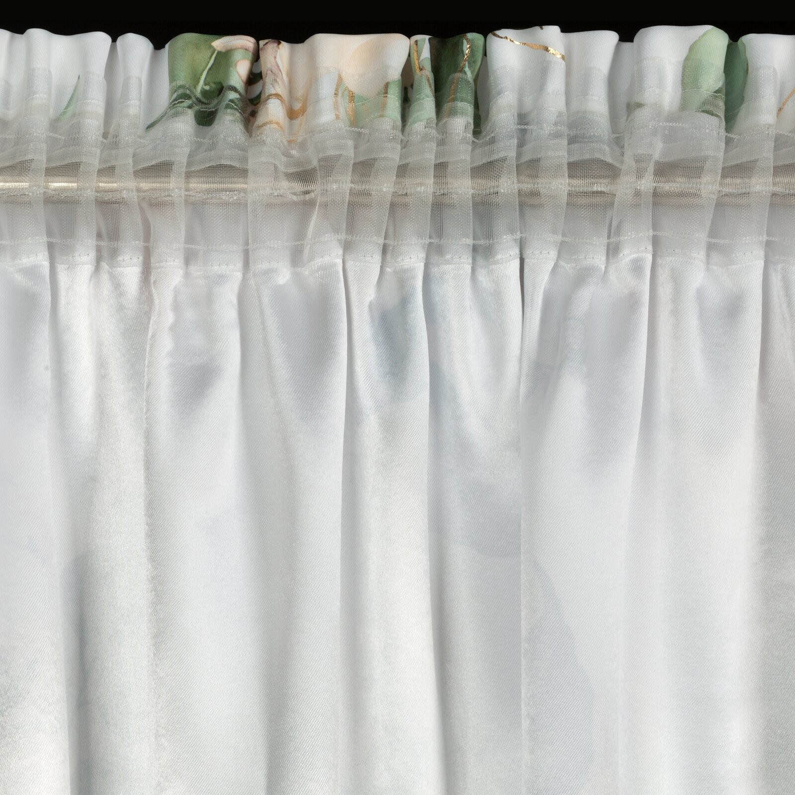 Hotový závěs ROSE na pásce - bílý