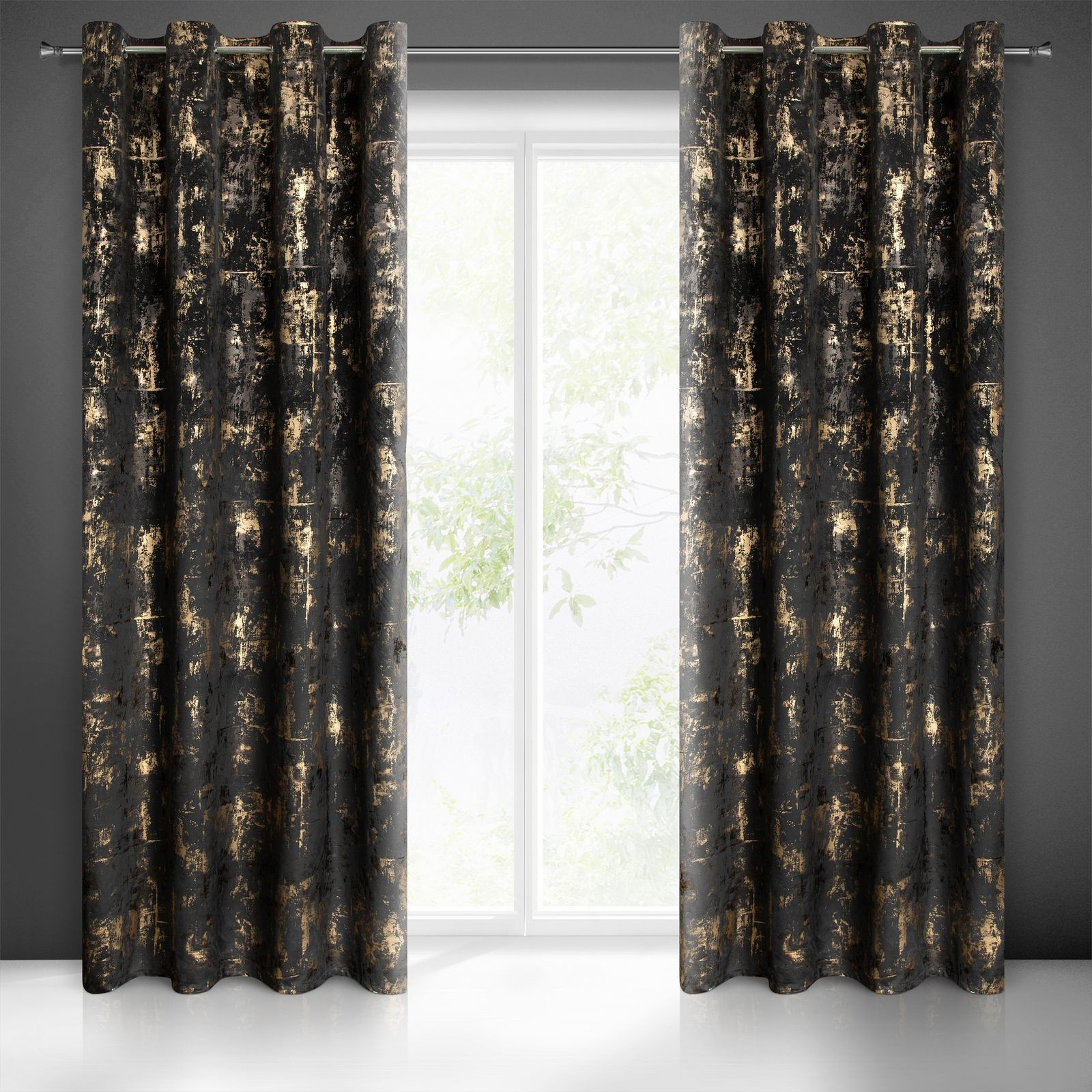 Hotový závěs TONIA černý - na průchodkách