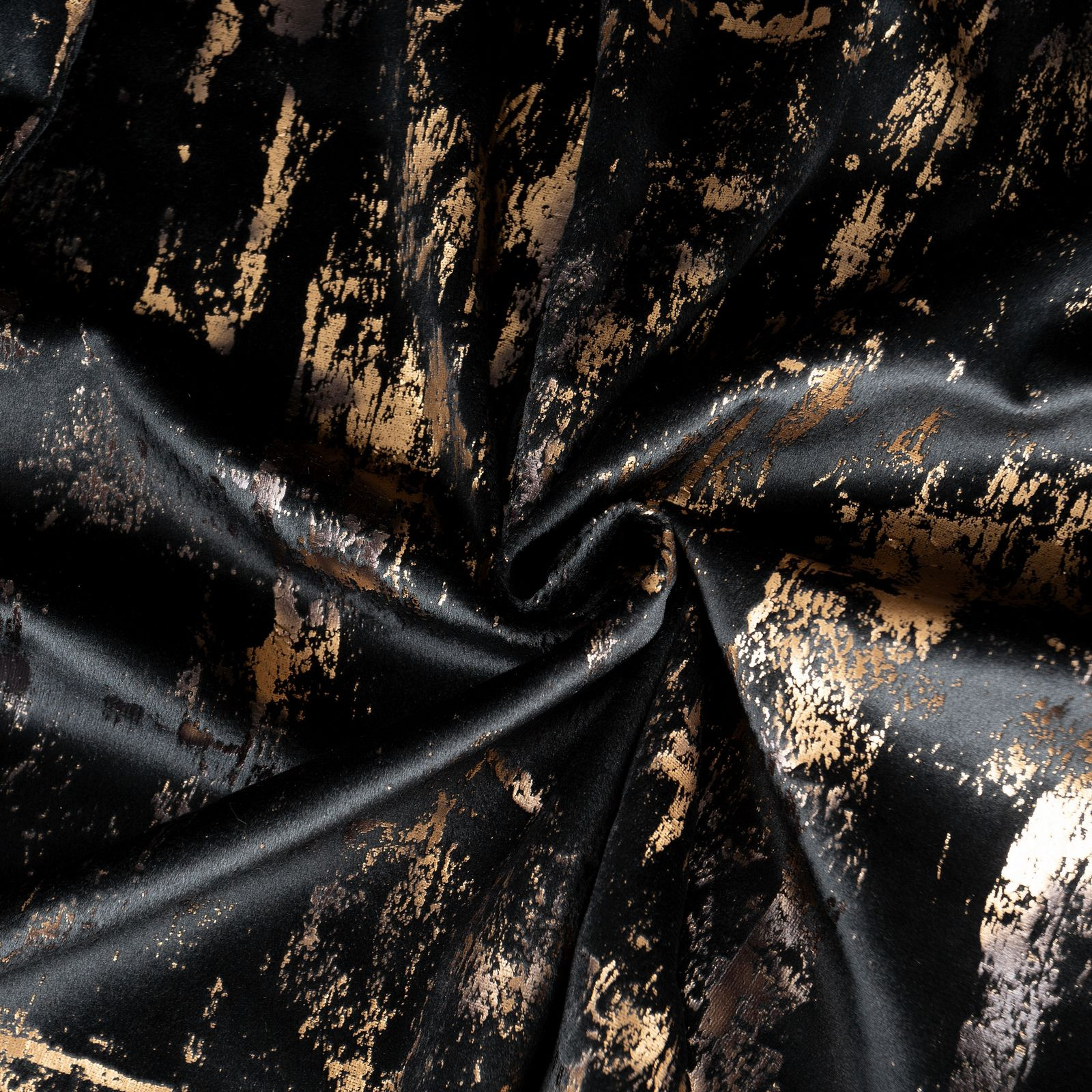 Hotový závěs TONIA černý - na průchodkách