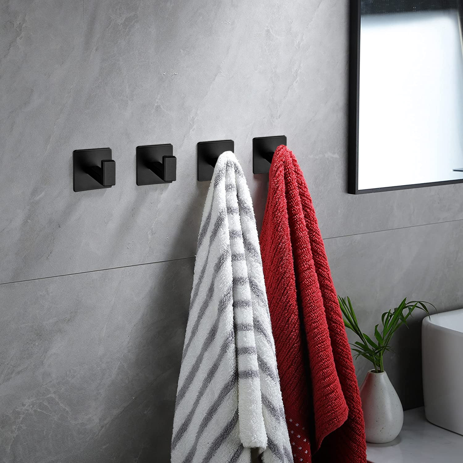 Sada dvou koupelnových věšáků KSANTI černá (2 ks)