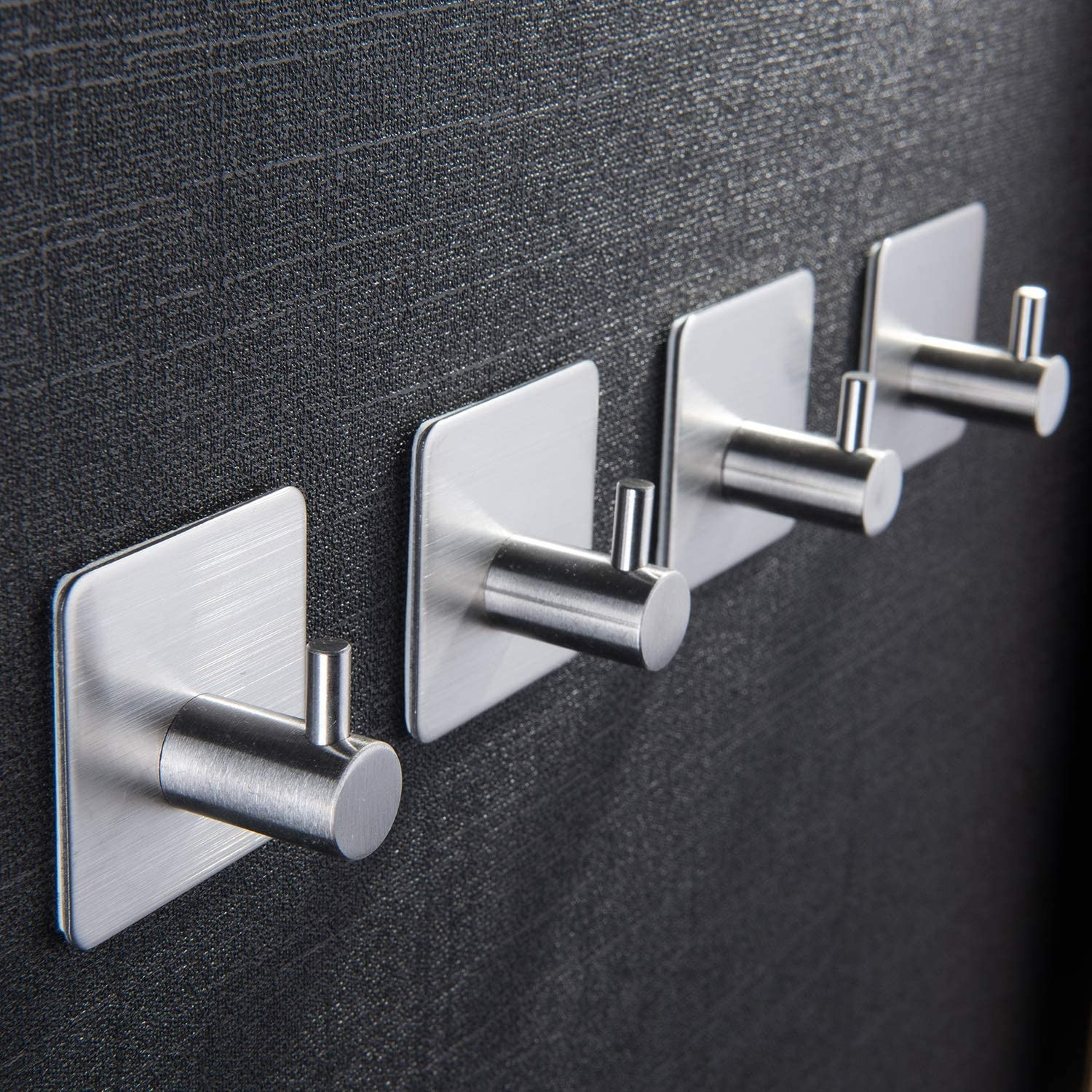 Sada čtyř koupelnových věšáků KOTOS stříbrná (4 ks)