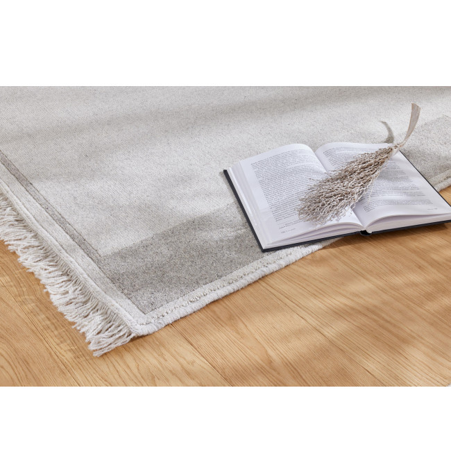 Koberec Agnella Noble Nizer světle šedý třásně