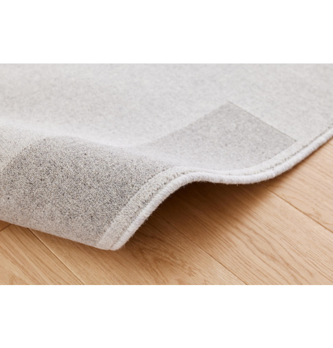 Koberec Agnella Noble Nizer světle šedý třásně