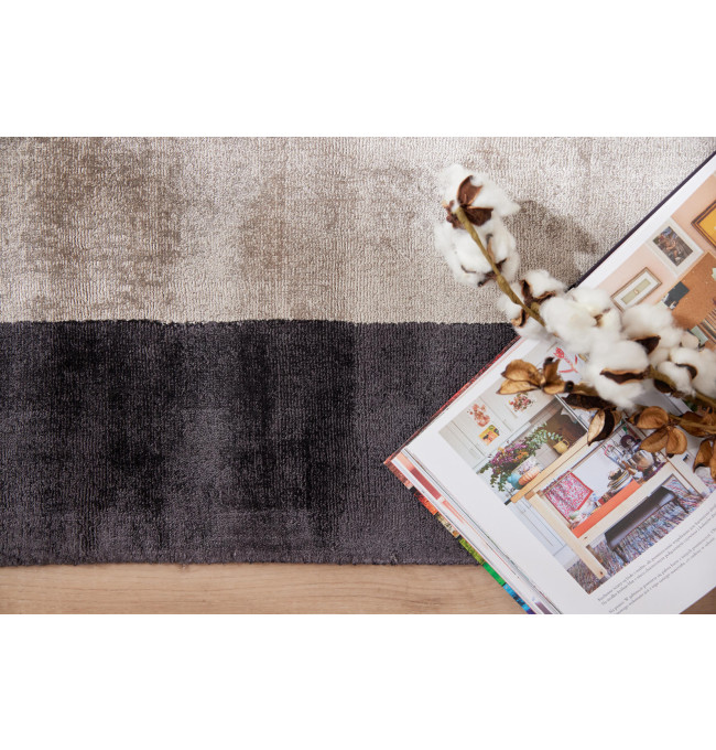Koberec Blade Border Charcoal stříbrný