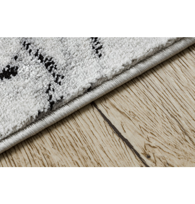 Koberec EMERALD exkluzivní 0085 glamour, styl marmur, geometrický bílý / stříbrný