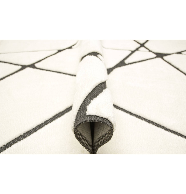 Koberec Shaggy Lula Soft IM85A trojúhelníky, krémový / černý