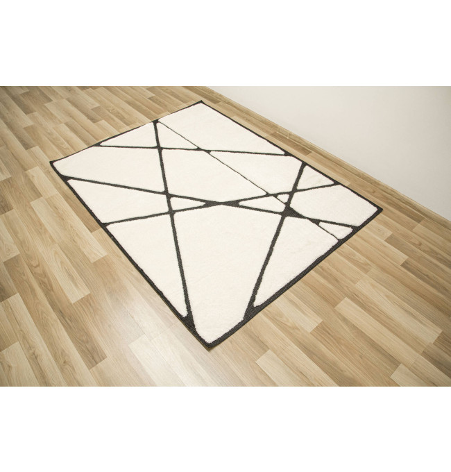 Koberec Shaggy Lula Soft IM85A trojúhelníky, krémový / černý