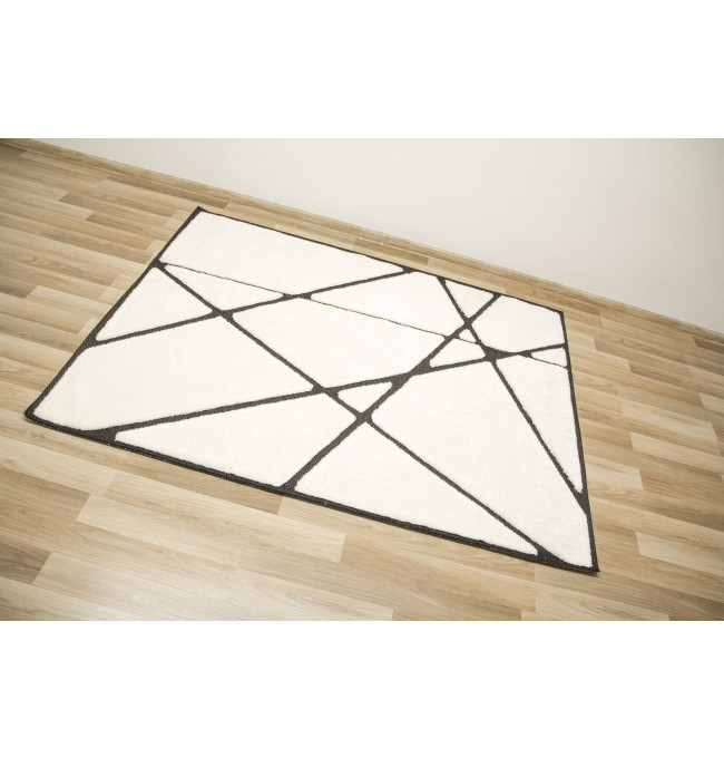 Koberec Shaggy Lula Soft IM85A trojúhelníky, krémový / černý