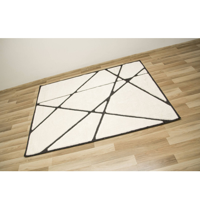 Koberec Shaggy Lula Soft IM85A trojúhelníky, krémový / černý