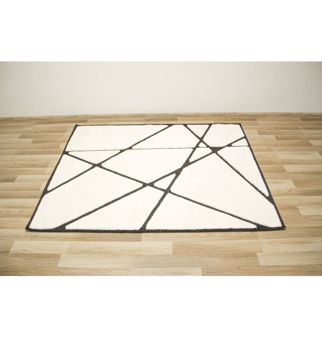 Koberec Shaggy Lula Soft IM85A trojúhelníky, krémový / černý