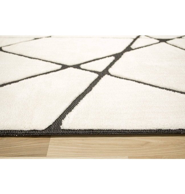 Koberec Shaggy Lula Soft IM85A trojúhelníky, krémový / černý