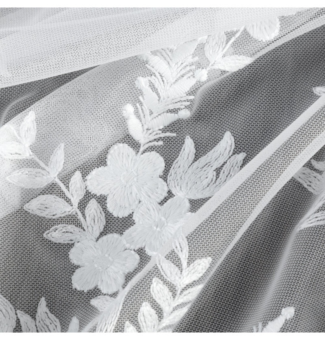 Hotová záclona TALINA bílá - na průchodkách