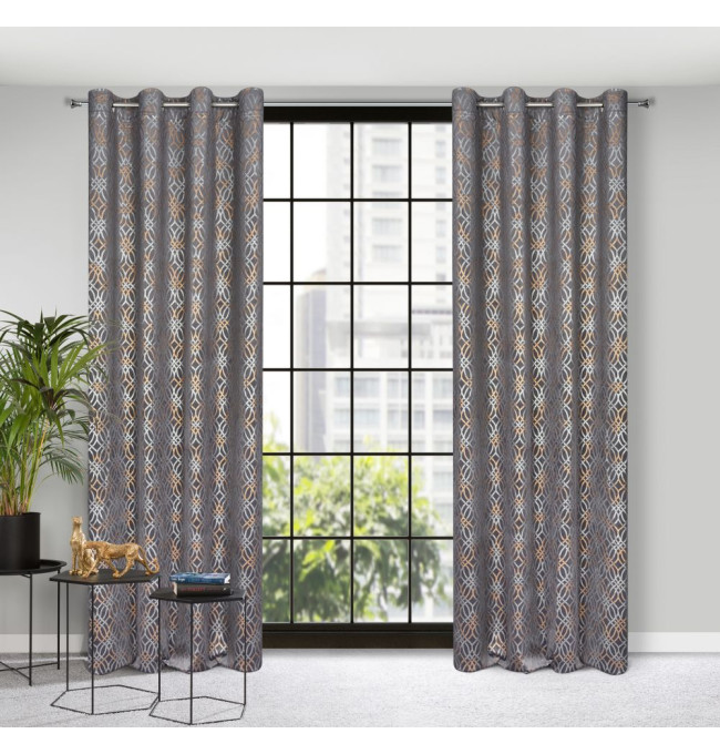 Hotový závěs ARETA ocelový - na průchodkách