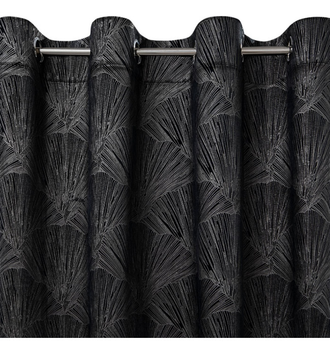 Hotový závěs GOJA černý - na průchodkách