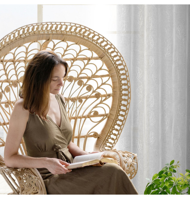 Hotový závěs LORI bílo-stříbrný - na průchodkách