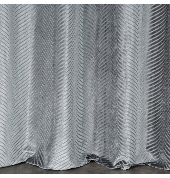 Hotový závěs LUSSI ocelový - na průchodkách