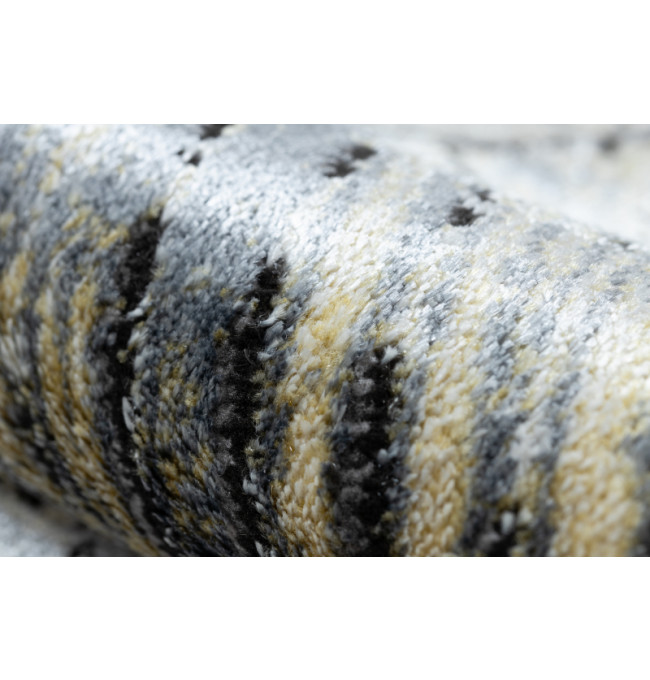 Koberec DE LUXE 2087 Jodelka Chevron vintage - zlatý / šedý