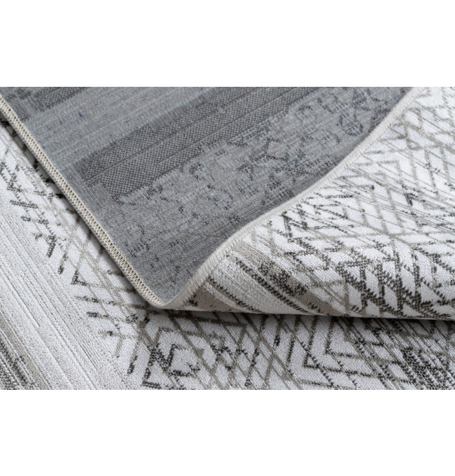 Koberec NOBIS 84245 stříbrný- ZYGZAG